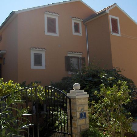 מאלי לוסיניי Apartments Beba מראה חיצוני תמונה