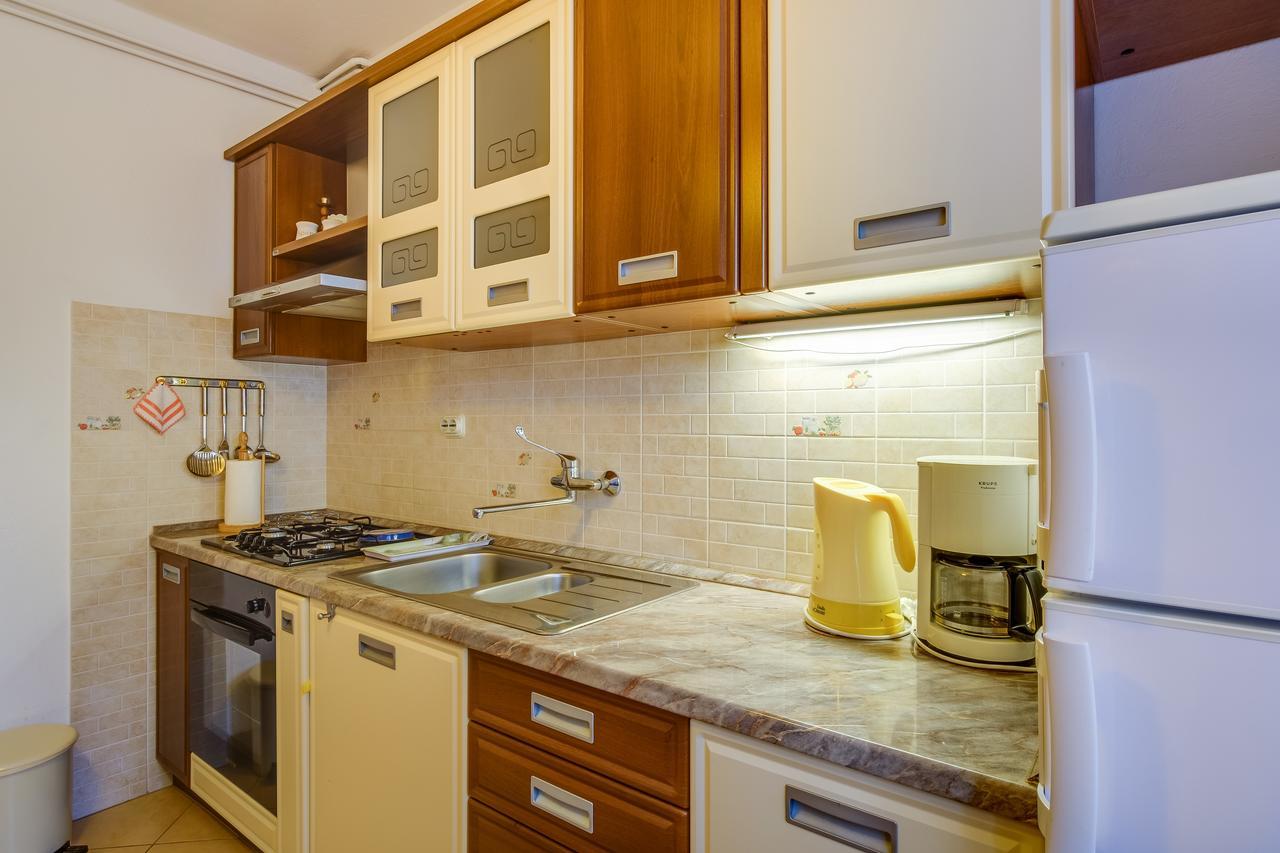 מאלי לוסיניי Apartments Beba מראה חיצוני תמונה