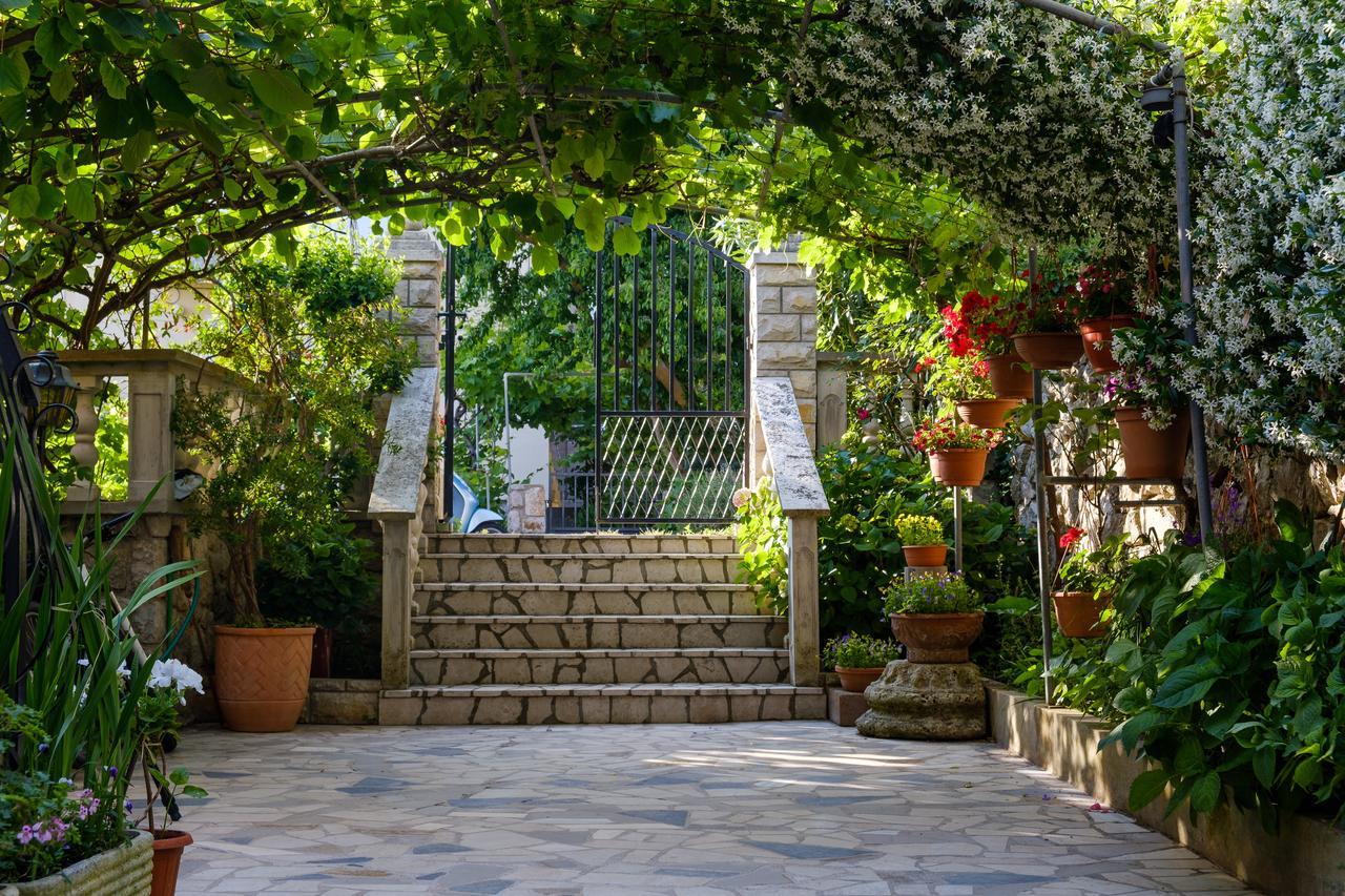 מאלי לוסיניי Apartments Beba מראה חיצוני תמונה