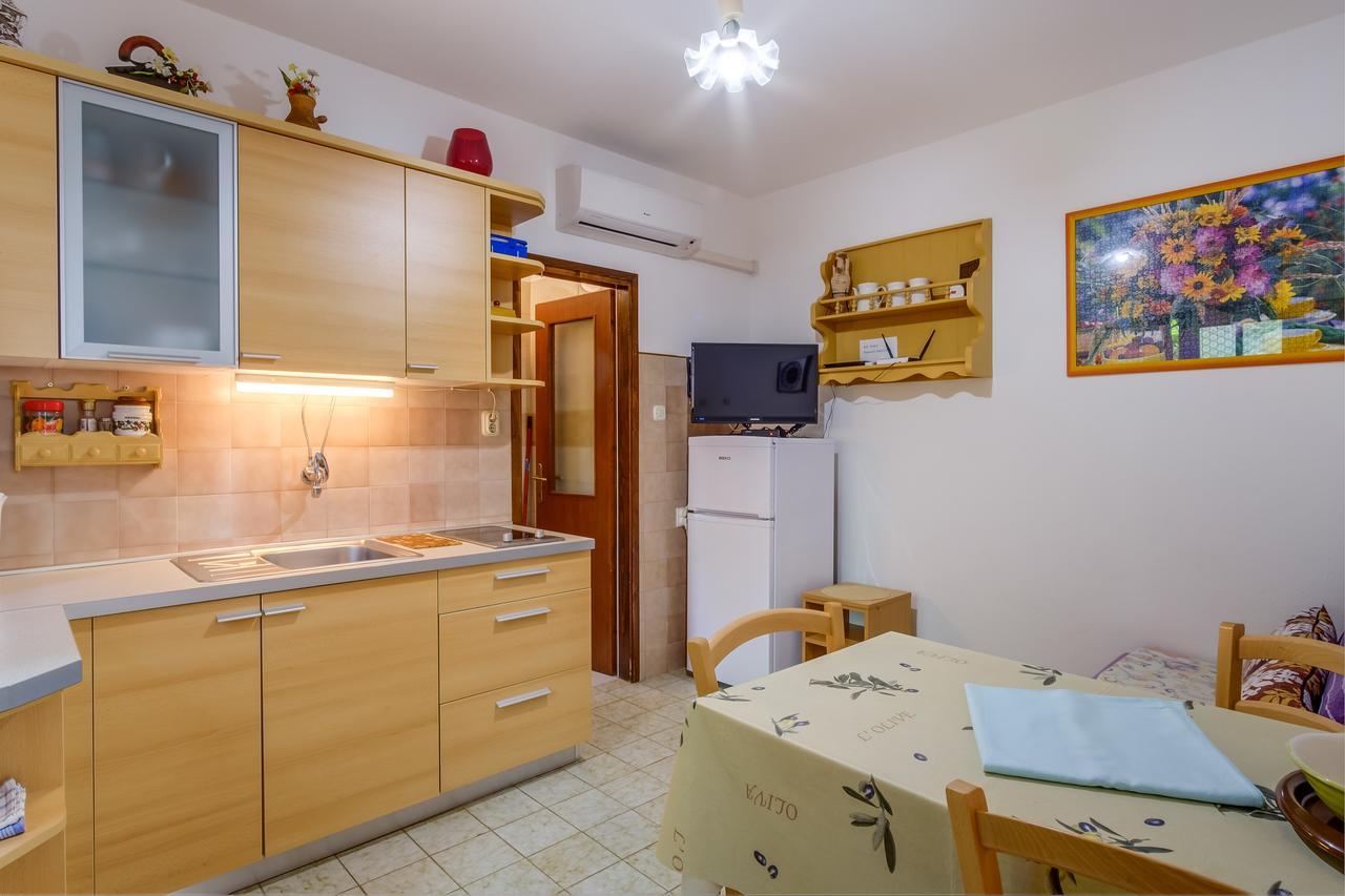 מאלי לוסיניי Apartments Beba מראה חיצוני תמונה