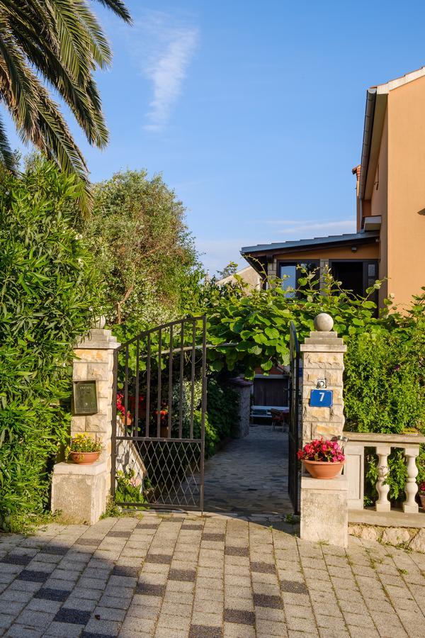 מאלי לוסיניי Apartments Beba מראה חיצוני תמונה