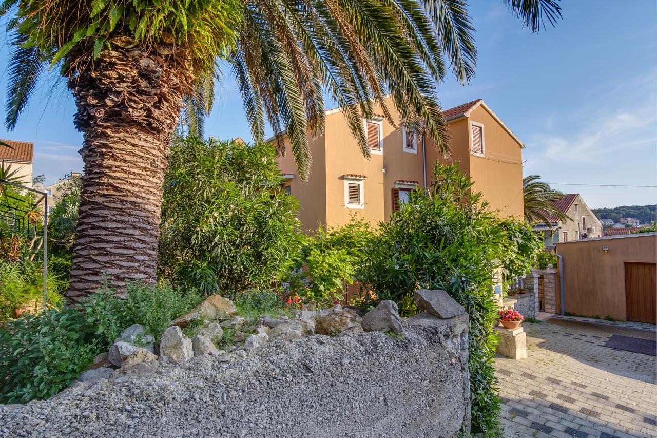 מאלי לוסיניי Apartments Beba מראה חיצוני תמונה