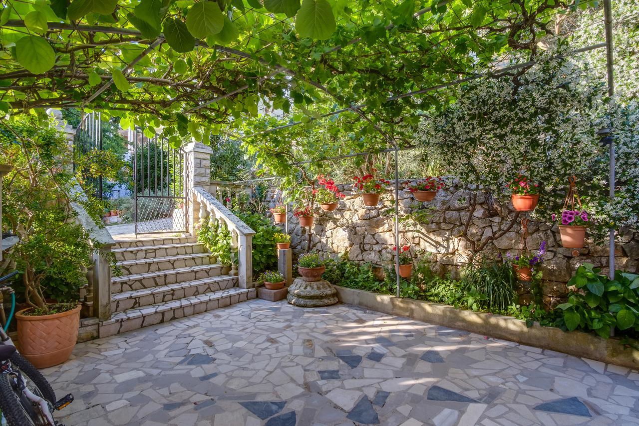 מאלי לוסיניי Apartments Beba מראה חיצוני תמונה