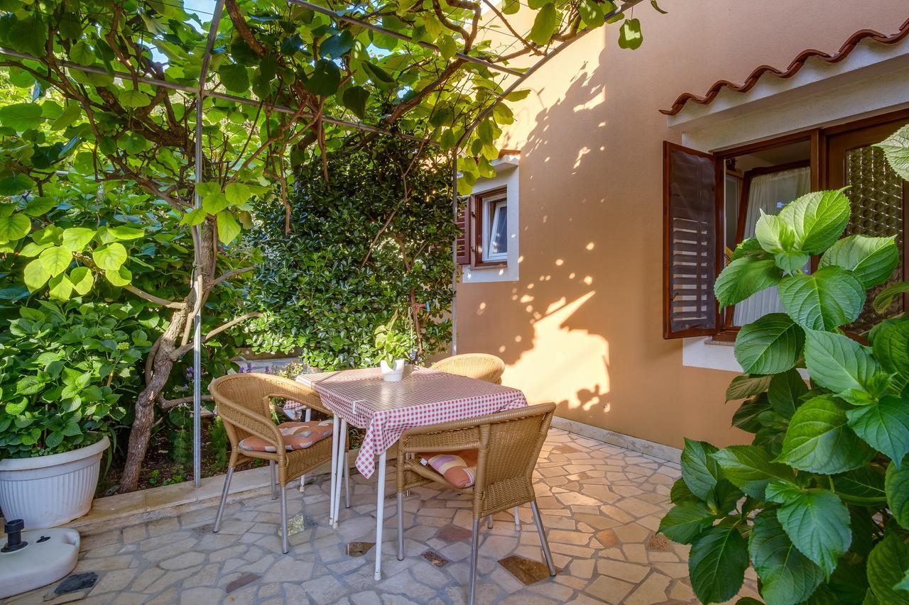 מאלי לוסיניי Apartments Beba מראה חיצוני תמונה